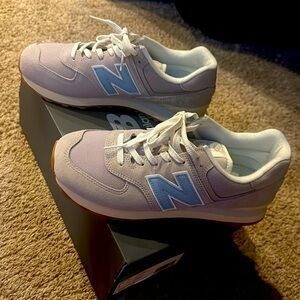 Women’s new balance tennis shoes
